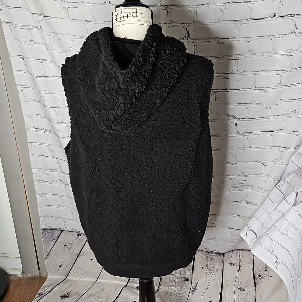 Billabong Girls Sherpa Hooded Vest Black Size 14 NWT